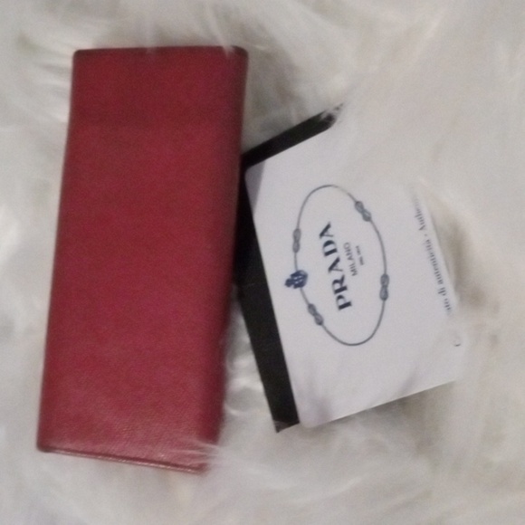 Prada Red Leather Women's Bag W Certificate Of Authenticity - Picture 5 of 5